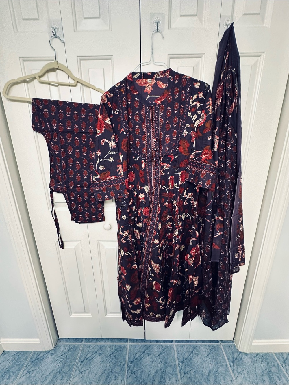 SALE‼️Dark Floral Printed Kurta Set Anarkali style with Dupatta size 22”